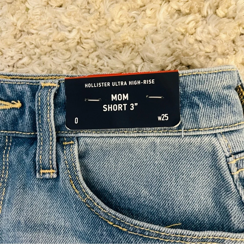 Hollister Ultra High-Rise Mom Denim Shorts NWT - Picture 3 of 10
